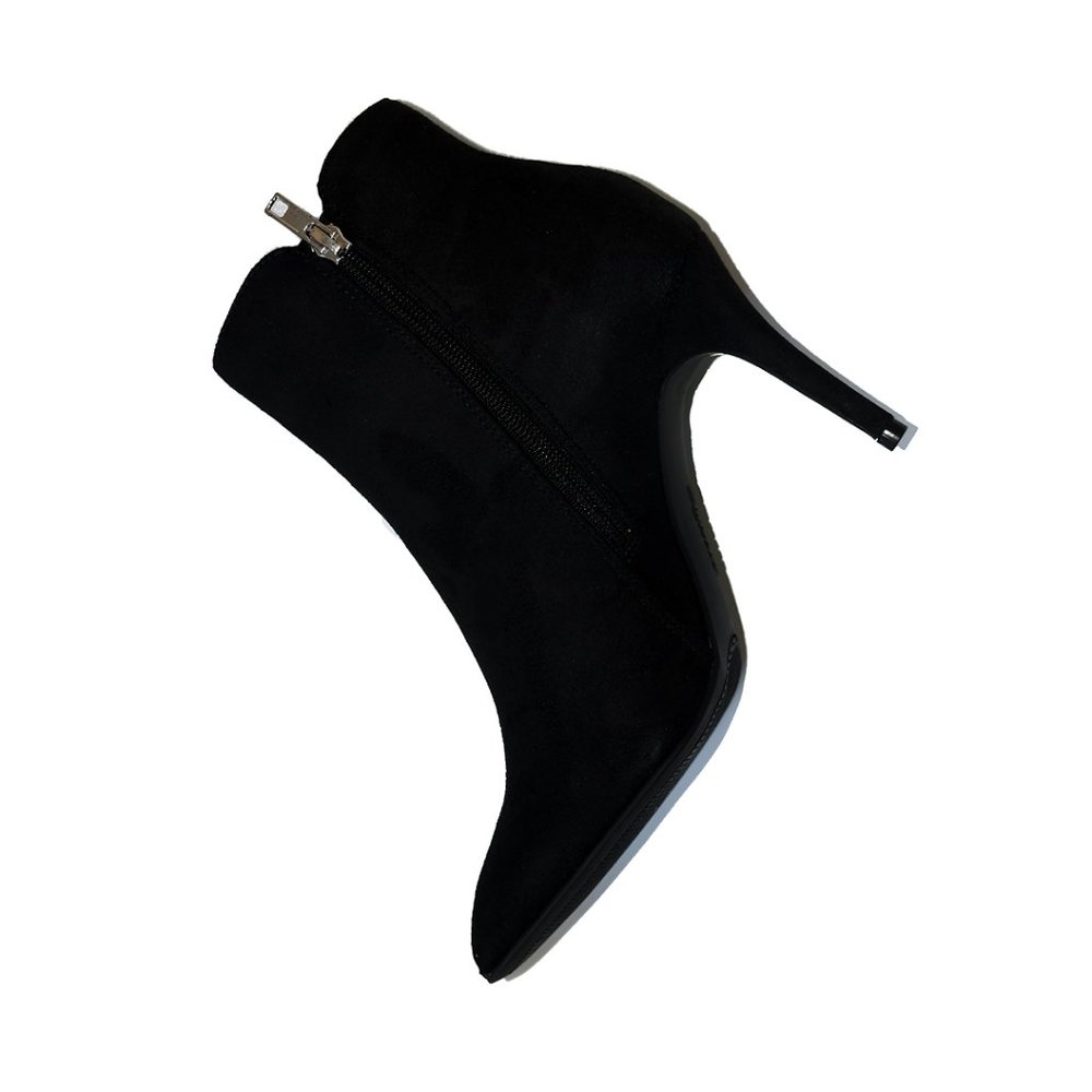 Brand New!! Savida Pointed Toe Bootie by Zigi Soho